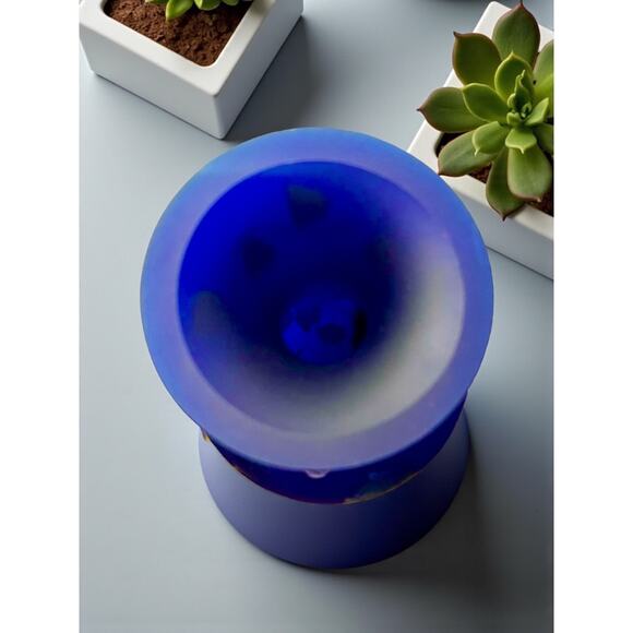 Fenton Favrene Amphora Vase-Nancy Fenton Signed-Centennial Blue Glass-Etched - Picture 7 of 8